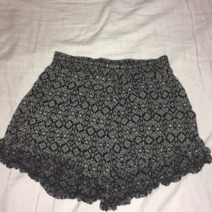 Tobi ruffle short